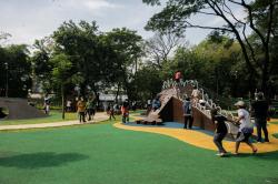 Jadi Tempat Healing Warga, Tebet Eco Park Resmi Dibuka untuk Publik 