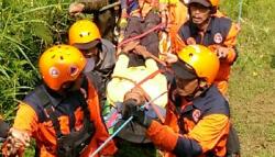 Hilang 2 Hari di Hutan Bambu KBB, Kakek Apri Ditemukan Lemas di Semak-semak