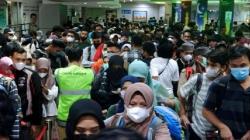 Arus Mudik H-5 Lebaran, Ribuan Penumpang Padati Pelabuhan Makassar<