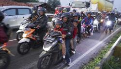 Jelang Lebaran, Arus Kendaraan Pemudik di Jalur Pantura Indramayu Meningkat