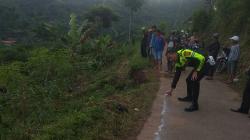 Minibus Terjun ke Jurang Sedalam 100 Meter di Cililin KBB, Ibu dan Dua Anaknya Tewas