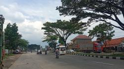 Arus Mudik di Cileunyi-Nagreg Bandung Lancar Jaya, Pemudik Bersepeda Motor Semakin Ramai <