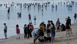 Pantai Kuta Bali Ramai Wisatawan, 2 Tahun Sebelumnya Sepi