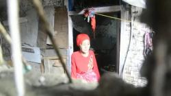 Kisah Pilu Emak Esih Warga Cigondewah Kaler Bandung, Hidup Sendiri di Gubuk Reyot