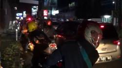 Lembang KBB Padat Merayap sampai Malam, Polisi Berlakukan One Way