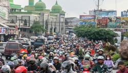 Puncak Berlakukan Dua Arah, Menuju Sukabumi Diterapkan Contraflow