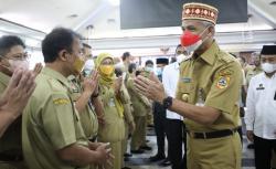 Ganjar Sebut ASN Jateng Tak Perlu WFH, Ini Alasannya 