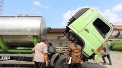KPP Pratama Boyolali Sita Aset Penunggak Pajak Berupa Satu Truk Tangki Susu