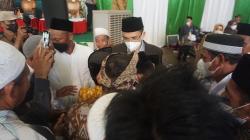 Cerita Warga Berau Melepas Rindu Setelah 9 Tahun Menanti Kedatangan TGB
