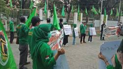 Sengkarut PPP DKI Meluas ke Kota Bandung, Puluhan Kader Geruduk Kantor DPP<