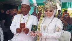 Kaum Jomblo Lewat, Kakek di Subang Nikahi Gadis Cantik 19 Tahun 