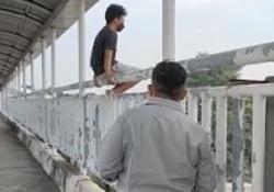 Kisah Polisi yang Gagalkan Aksi Bunuh Diri Remaja di JPO, Begini Peristiwanya