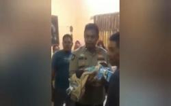 Palembang Heboh, Warga Temukan Bayi Laki-Laki di Teras Rumah <