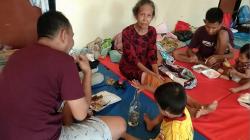 Banjir Rob di Pekalongan Belum Surut, Warga Bertahan di Pengungsian dengan Kondisi Seadanya 
