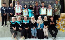  FT Unnes Cetak Rekor Batik Cap Motif Alam dari Limbah Mangrove Sepanjang 328,17 Meter