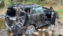 Mobil Pemprov Bengkulu Masuk Jurang usai Tabrak Pengendara Motor, Penumpang Selamat