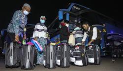 Foto-Foto Ratusan Calon Jemaah Haji Kloter 1 Berangkat ke Tanah Suci<
