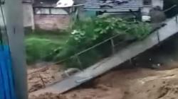 Dampak Banjir Bandang Terjang Ciwidey Bandung, Belasan Rumah dan Fasilitas Umum Rusak<