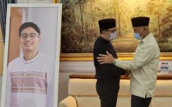 Takziah ke Ridwan Kamil, Mahyeldi: Insya Allah Eril Syahid dan Jadi Tabungan Kang Emil<