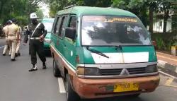 55 Kendaraan Umum dan Barang Dirazia Petugas Gabungan di Cimahi, 1 Angkot Dikandangkan<