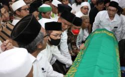  Ganjar : Mbah Dim Sosok Ulama Panutan yang Mengayomi dan Memberikan Kesejukan
