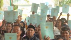 20 Tahun Menanti, Warga Aceh Singkil Akhirnya Dapat Sertifikat Tanah Gratis<