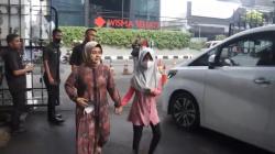 Pascapemakaman Eril, Warga dari Luar Kota Masih Takziah ke Rumah Duka Gedung Pakuan