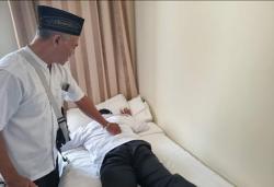 Kisah Abdul Malik, Tukang Pijat Naik Haji Bantu Jemaah Segarkan Badan