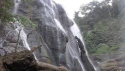 Mitos Putri Cantik Menjanda 98 Kali Jadi Daya Tarik Curug Caweni di Sukabumi