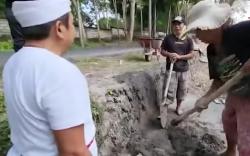 Dadong Mandang, Kuli Bangunan Perempuan Tangguh Bikin Dedi Mulyadi Teringat Sosok Ibu