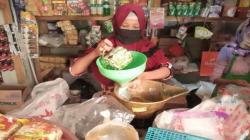 Sosialisasi PeduliLindungi untuk Beli Minyak Goreng Curah di Batang, Ini Kendalanya