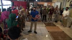 Kunjungi Pelaku Usaha Ekonomi Kreatif di Tegal, Sandiaga Uno Disambut Teriakan Presiden