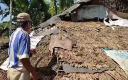 Miris, Pasutri Lansia Miskin Tinggali Gubuk Reyot selama 15 Tahun di Pandeglang
