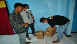 Polres Indramayu Sasar Lokasi Peredaran Miras Ilegal, Ratusan Botol Diamankan<