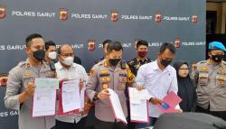 Modus Penjualan Minyak Goreng Murah, Warga Garut Tipu Pembeli hingga Rp1,9 Miliar