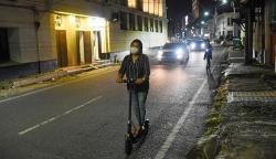 Polisi Larang Penggunaan Skuter Listrik di Jalan Raya<