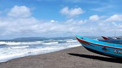 BMKG: Gelombang Tinggi 4 hingga 6 Meter Ancam Perairan Natuna