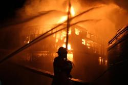Kapal Pesiar Terbakar di Kepulauan Seribu, Diduga akibat Gangguan Mesin