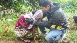 Dedi Mulyadi Nangis Bertemu Guru Ngaji di Cibukamanah Purwakarta Ini, Kenapa?<