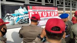 Satpol PP Indramayu Tutup Kedai Syifa Coffee Shop and Karaoke di Widasari