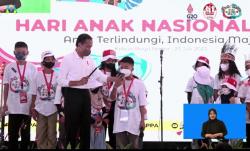 Momen Presiden Jokowi Bermain Sulap pada Peringatan Hari Anak Nasional<
