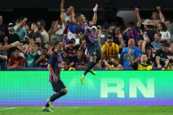 Uji Coba Pramusim: Xavi Mainkan Robert Lewandowski, Barcelona Libas Real Madrid