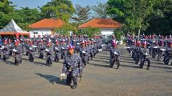 Di Hadapan Danpasmar 2, Prajurit Batalyon Infanteri 5 Marinir Unjuk Kebolehan Kolone Senapan