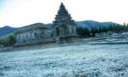 Dataran Tinggi Dieng 2 Hari Membeku, Suhu Minus 1,2 Derajat Celsius