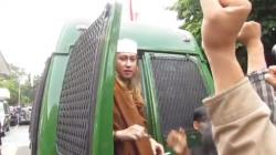 Habib Bahar Divonis Pekan Depan, Kuasa Hukum: Berdoa Ketuk Pintu Langit demi Keadilan
