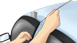 5 Cara Mengatasi Mobil Terkunci dari Dalam, Bisa Memakai Bola Tenis