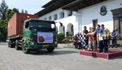 Potensi Cukup Besar, Jabar Dorong Eksportir Milenial Garap UKM<