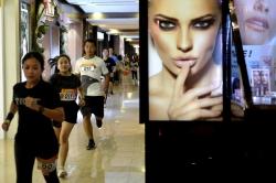 Begini Keseruan Lomba Lari di Dalam Mal