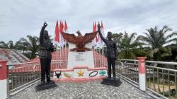 Cerita Warga Sumbar yang Rela Rogoh Rp300 Juta untuk Bangun Patung Soekarno dan Jokowi