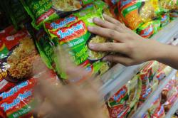 Diisukan Naik, Intip Harga Mi Instan di Alfamart dan Indomaret Hari Ini  